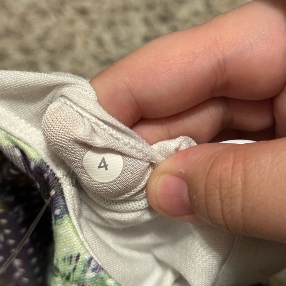 Lululemon Amala Tank - Picture 4 of 6